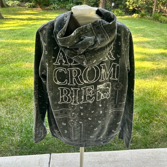 Abercrombie & Fitch Black/white Graphic Hoodie - Picture 4 of 5